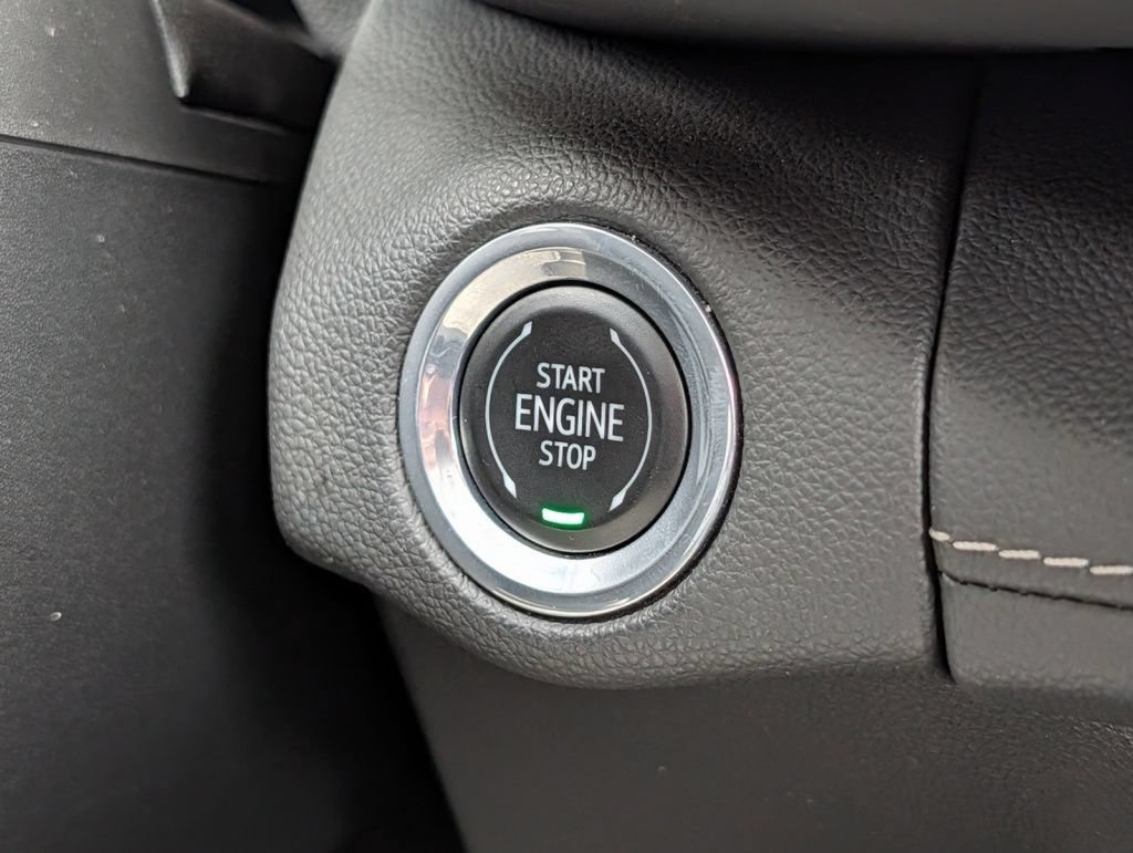 Used 2023 Buick Envision Essence AWD/4WD image 43