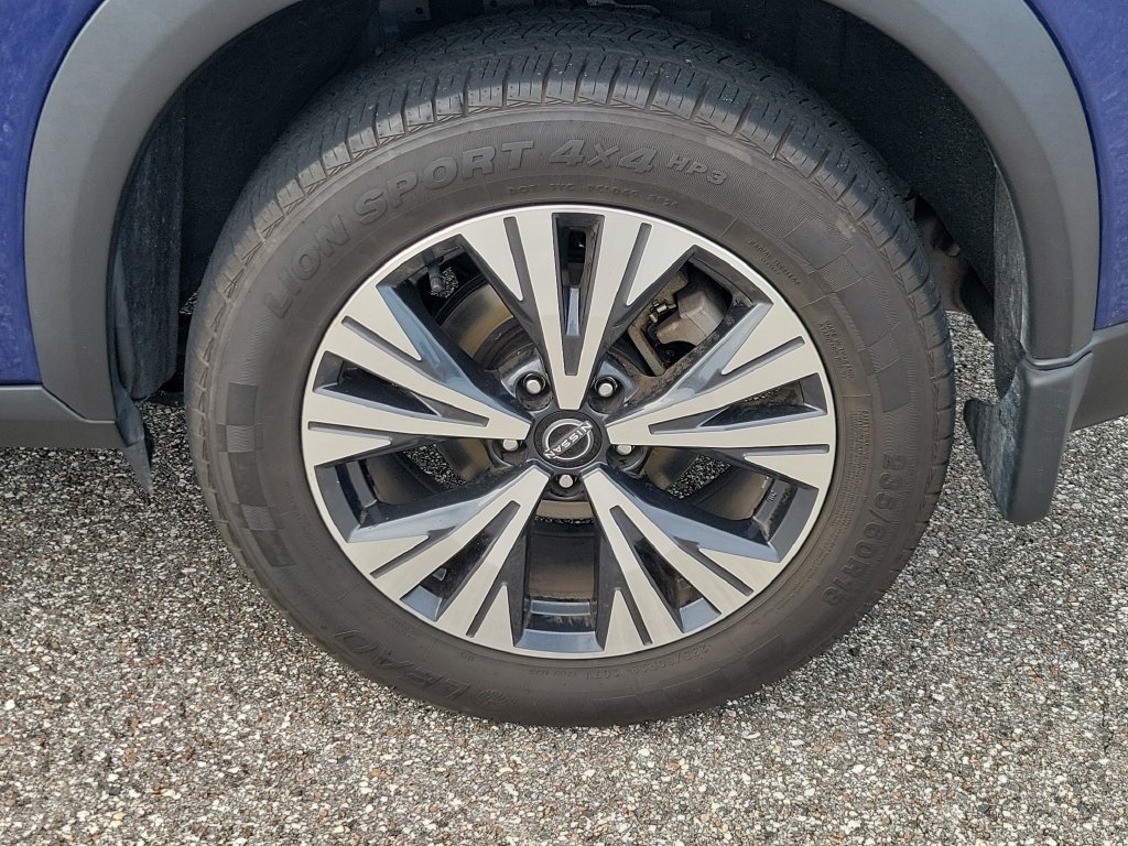 Used 2023 Nissan Rogue SV FWD image 5