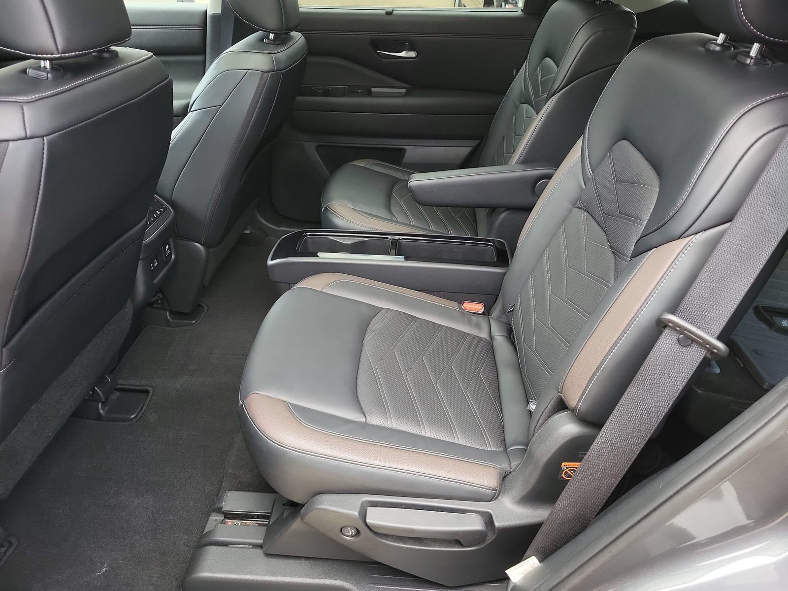 Used 2023 Nissan Pathfinder Platinum AWD/4WD image 25
