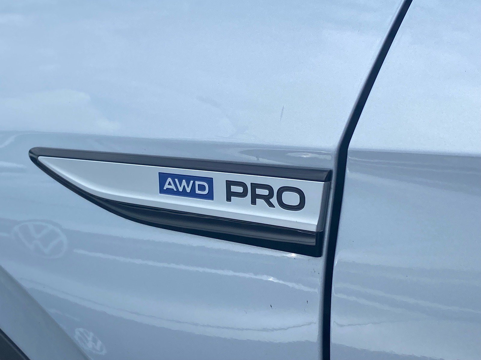Used 2022 Volkswagen ID.4 Pro AWD/4WD image 5