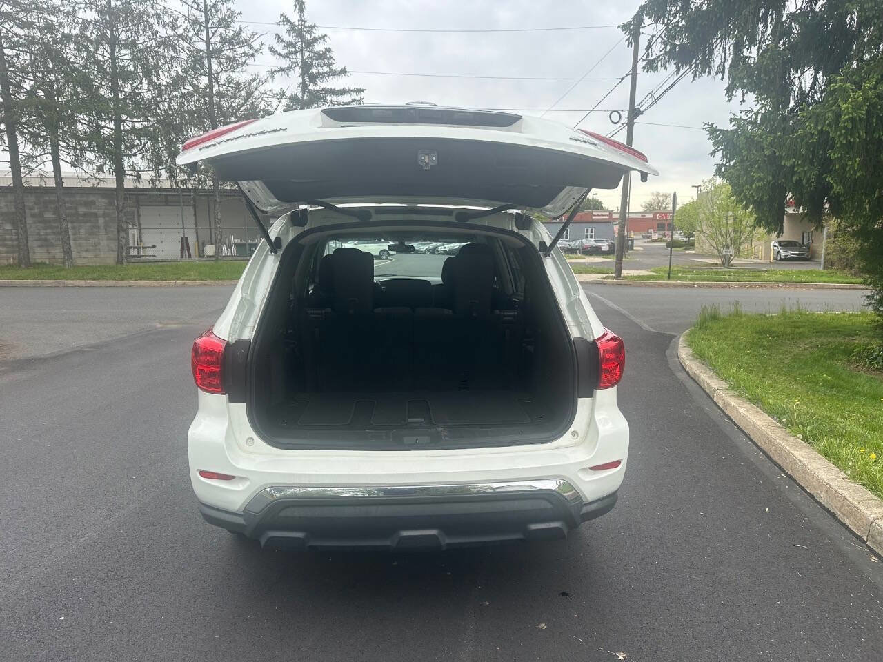Used 2018 Nissan Pathfinder S AWD/4WD image 6