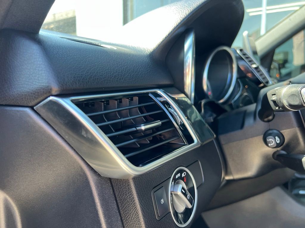 Used 2019 Mercedes-Benz GLE 400 4MATIC image 35