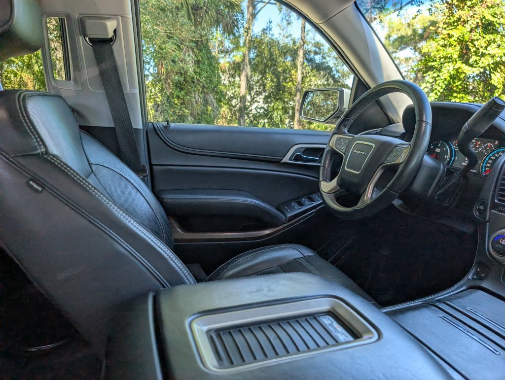 Used 2018 GMC Yukon Denali RWD image 10