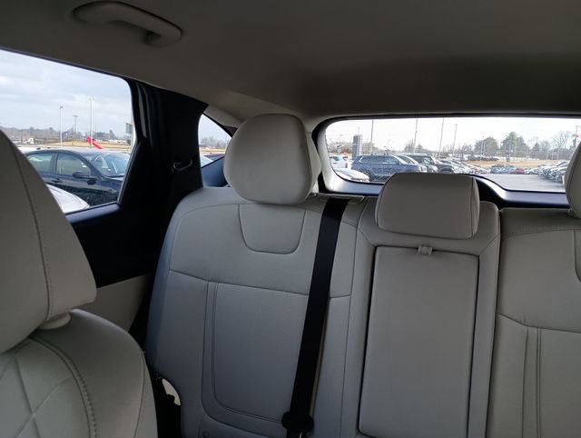 Used 2025 Hyundai Tucson SE image 12