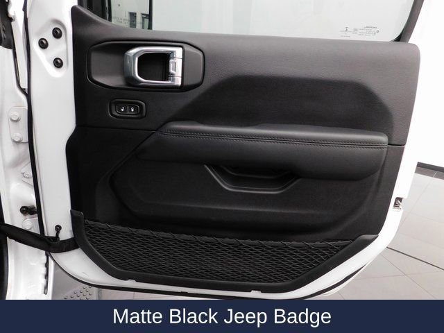 Used 2021 Jeep Wrangler Unlimited Sahara image 33