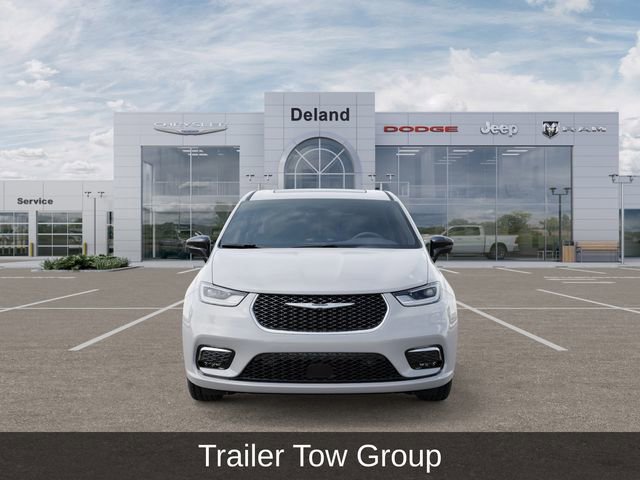 New 2026 Chrysler Pacifica Limited w/ Trailer Tow Group image 8