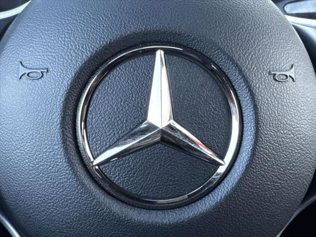 Used 2022 Mercedes-Benz GLC 300 4MATIC image 32