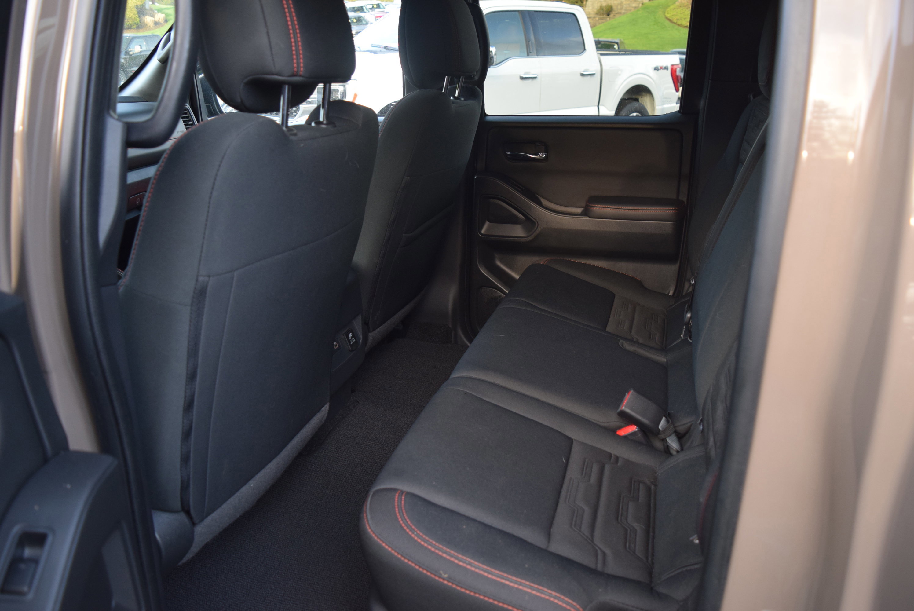 Used 2023 Nissan Frontier PRO-4X w/ Pro Convenience Package AWD/4WD image 10