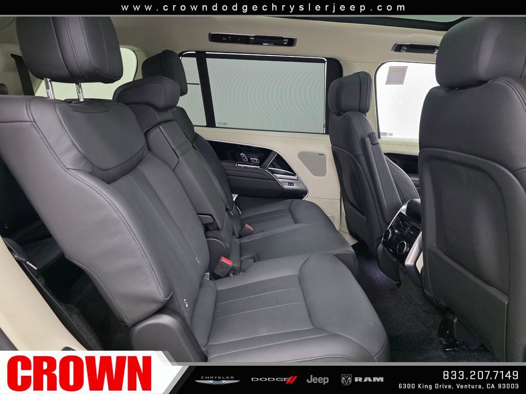 Used 2023 Land Rover Range Rover Long Wheelbase SE AWD/4WD image 16