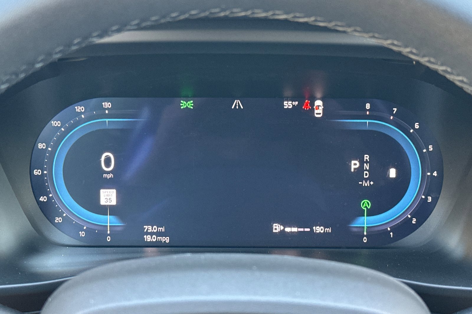 New 2025 Volvo XC40 B5 Plus image 30