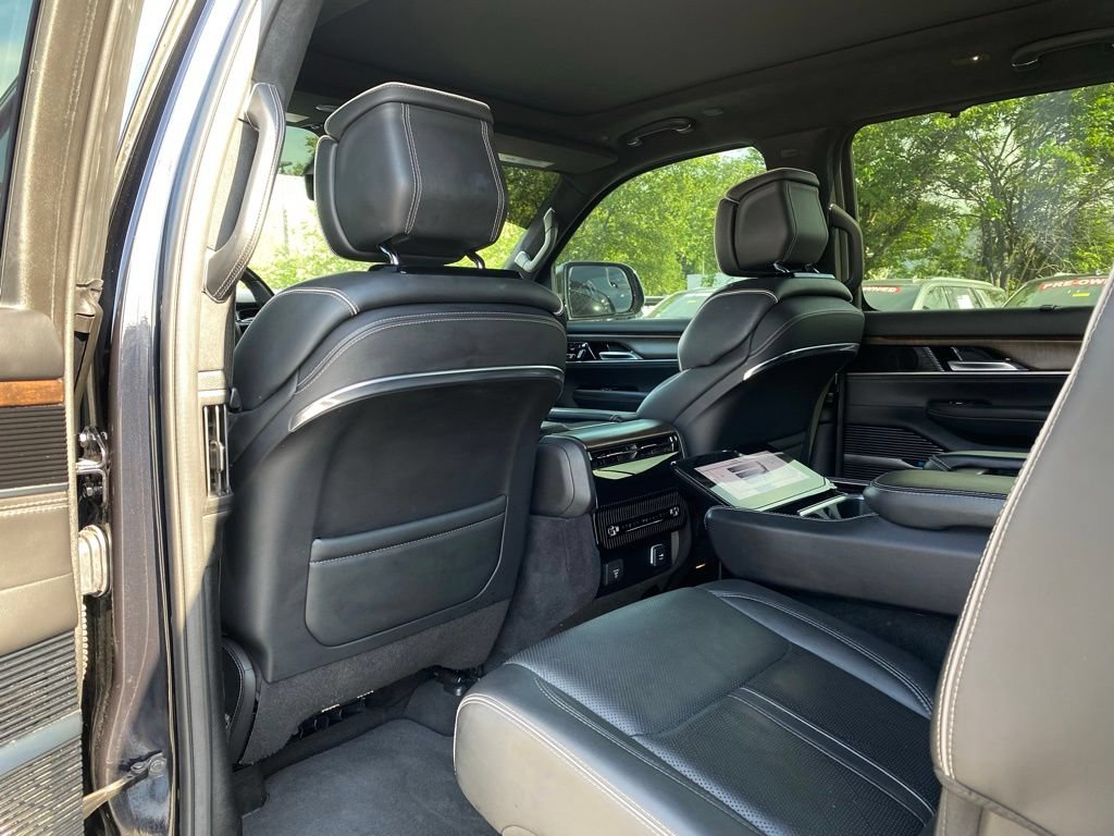 Used 2022 Jeep Grand Wagoneer Series II AWD/4WD image 21