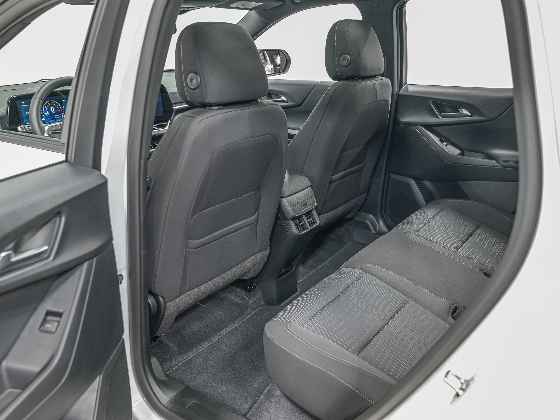 Used 2025 Chevrolet Equinox LT w/ Safety and Technology Package AWD/4WD image 25