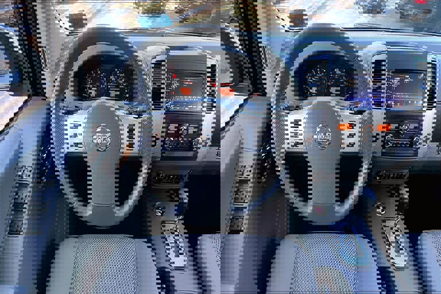 Used 2021 Nissan Frontier SV w/ Midnight Edition Floor Mats AWD/4WD image 6