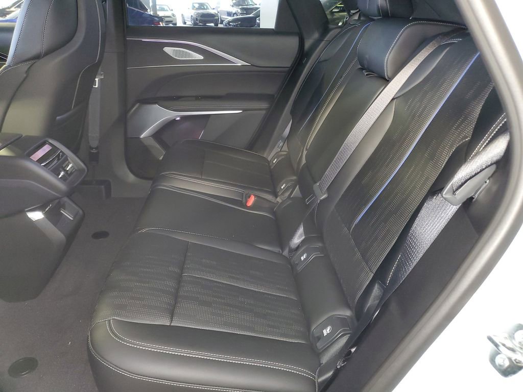 New 2026 Cadillac Lyriq V AWD/4WD image 21