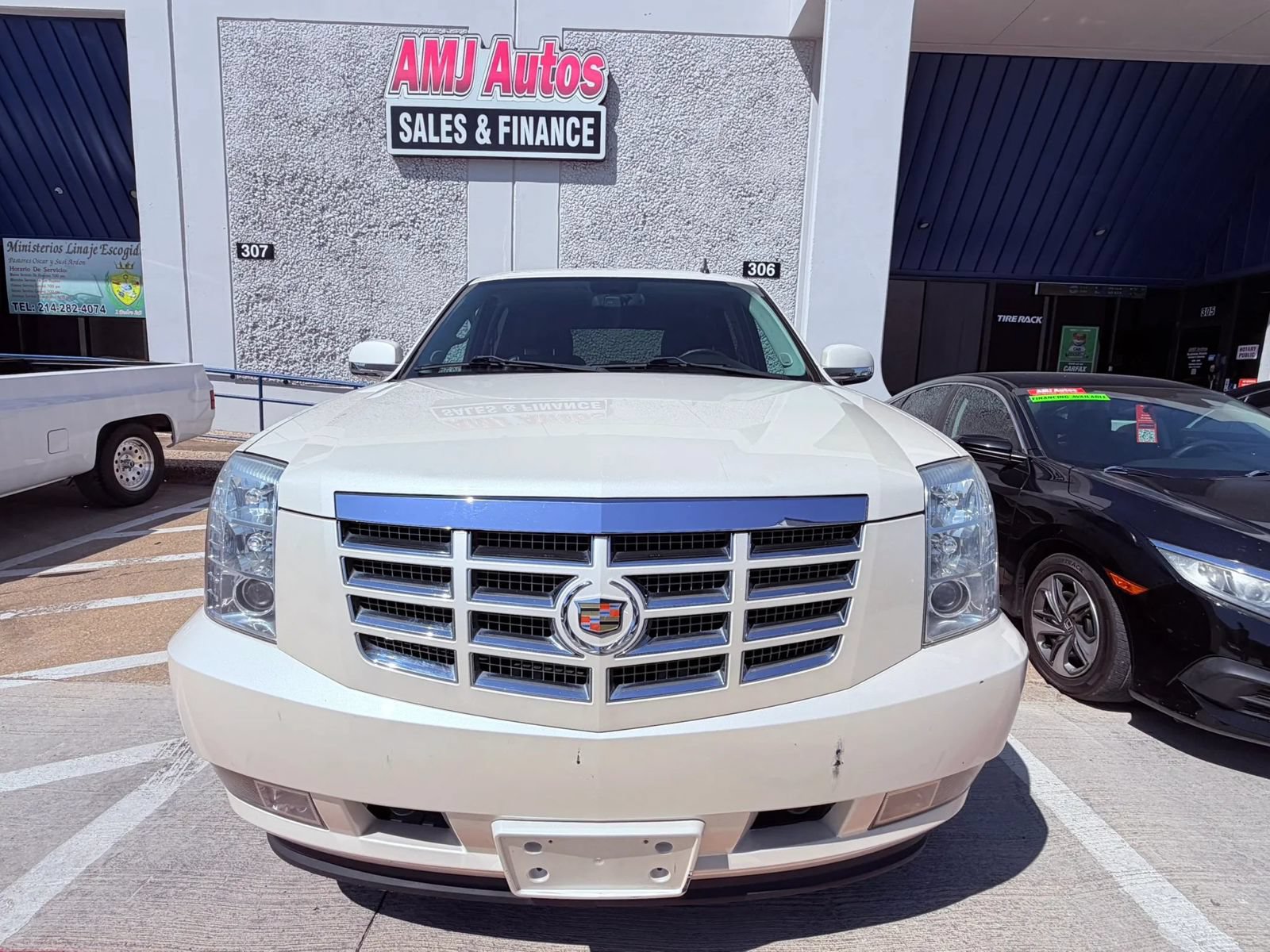 Used 2013 Cadillac Escalade Luxury RWD image 8
