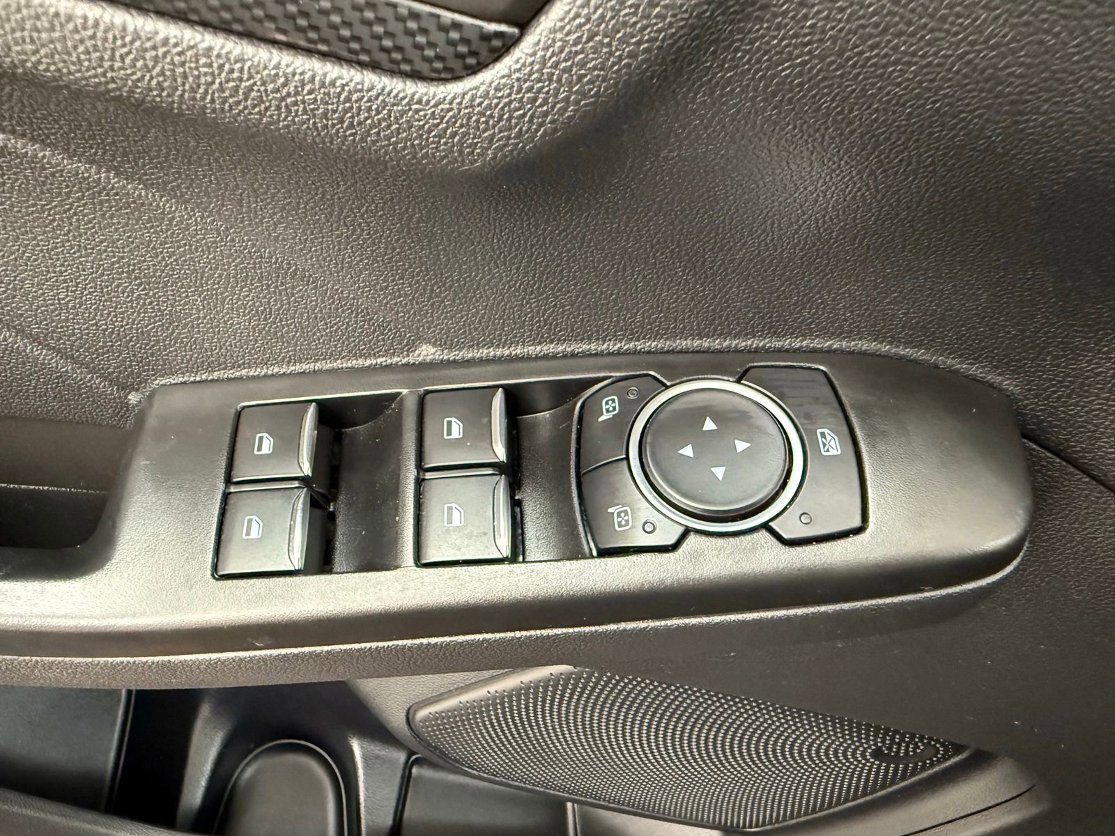 Used 2025 Ford Escape ST-Line AWD/4WD image 17
