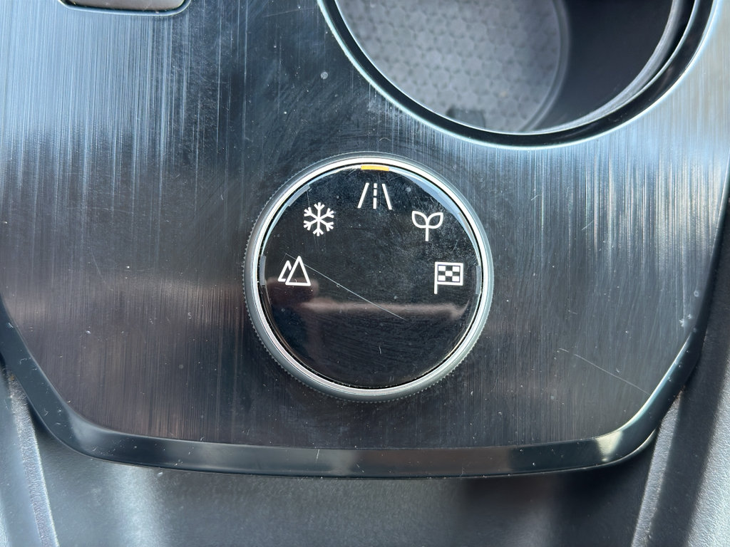 Used 2024 Nissan Rogue S AWD/4WD image 21