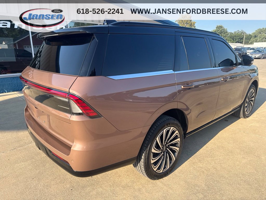 Used 2026 Lincoln Navigator Black Label AWD/4WD image 7