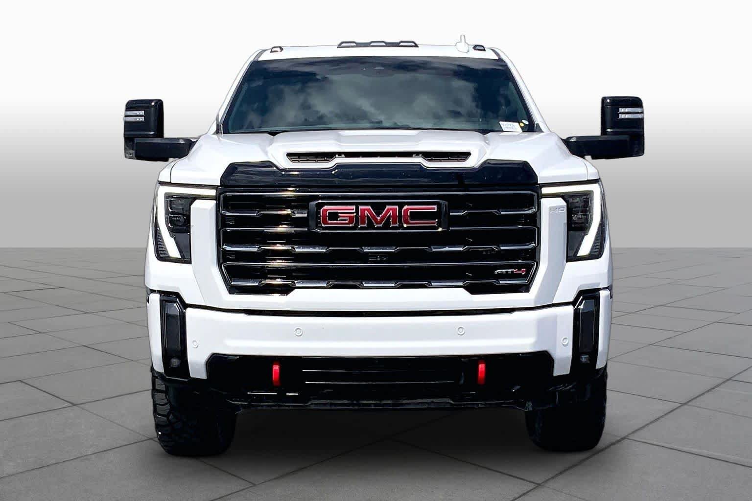 Used 2024 GMC Sierra 2500 AT4 w/ AT4 Premium Plus Package AWD/4WD image 4
