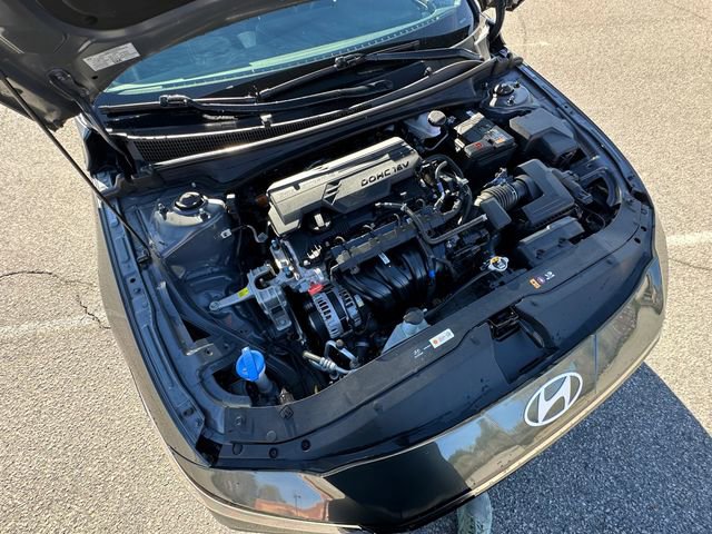 Used 2024 Hyundai Elantra SEL w/ Convenience Package image 32