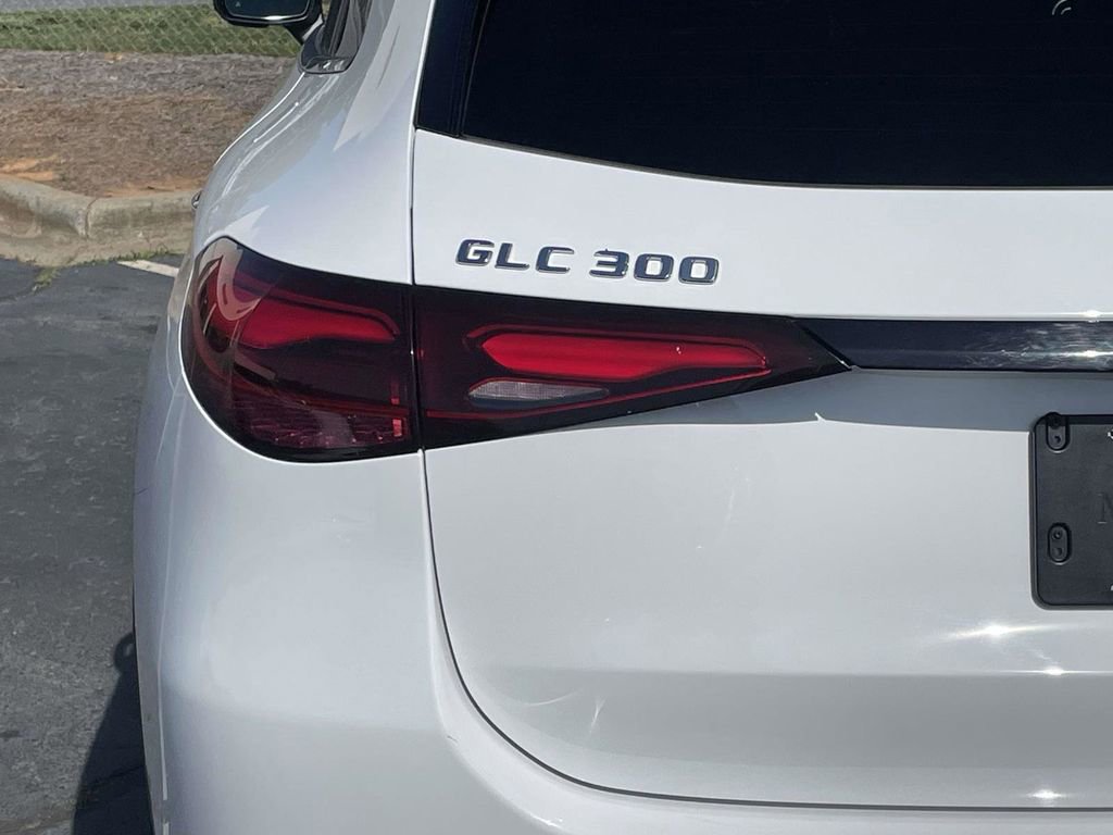 Used 2024 Mercedes-Benz GLC 300 4MATIC image 17