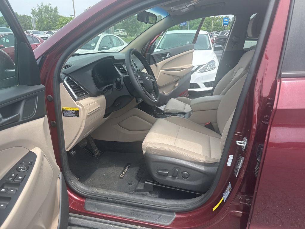 Used 2017 Hyundai Tucson SE w/ SE Popular Package 02 AWD/4WD image 10
