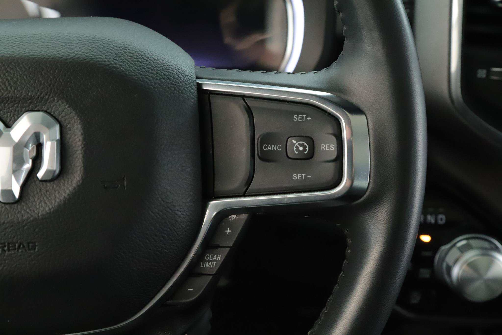 Used 2024 RAM 1500 Laramie AWD/4WD image 10