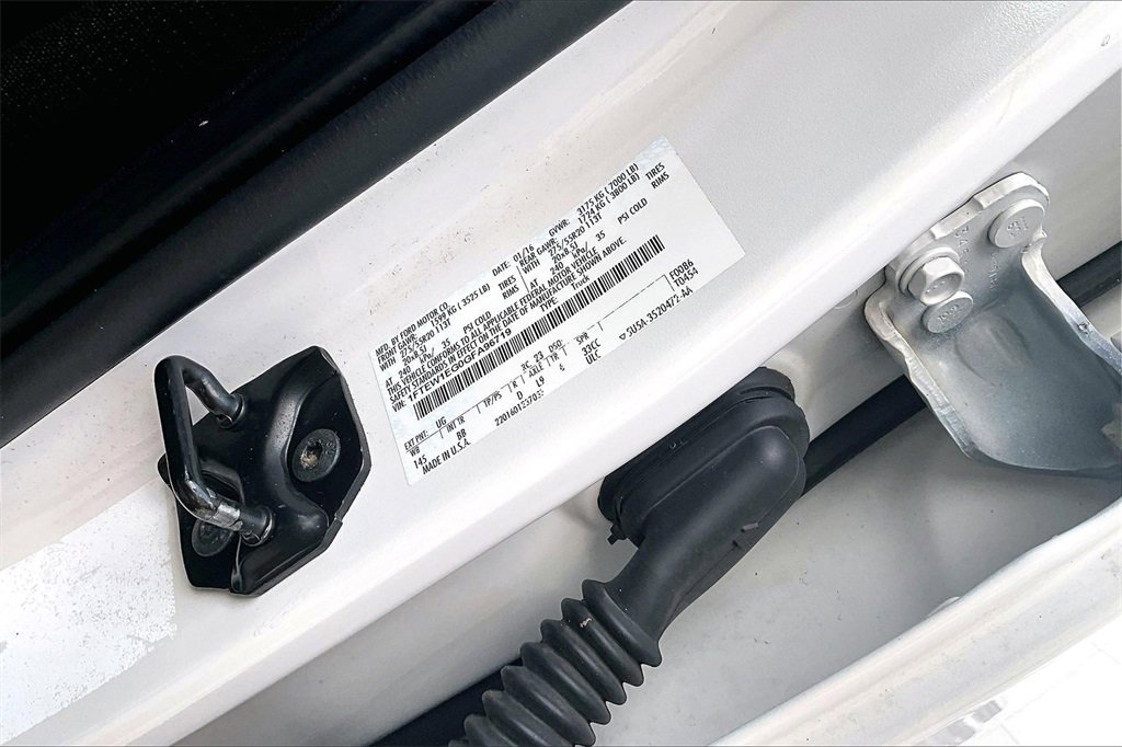 Used 2016 Ford F150 Platinum w/ Equipment Group 701A Luxury image 19