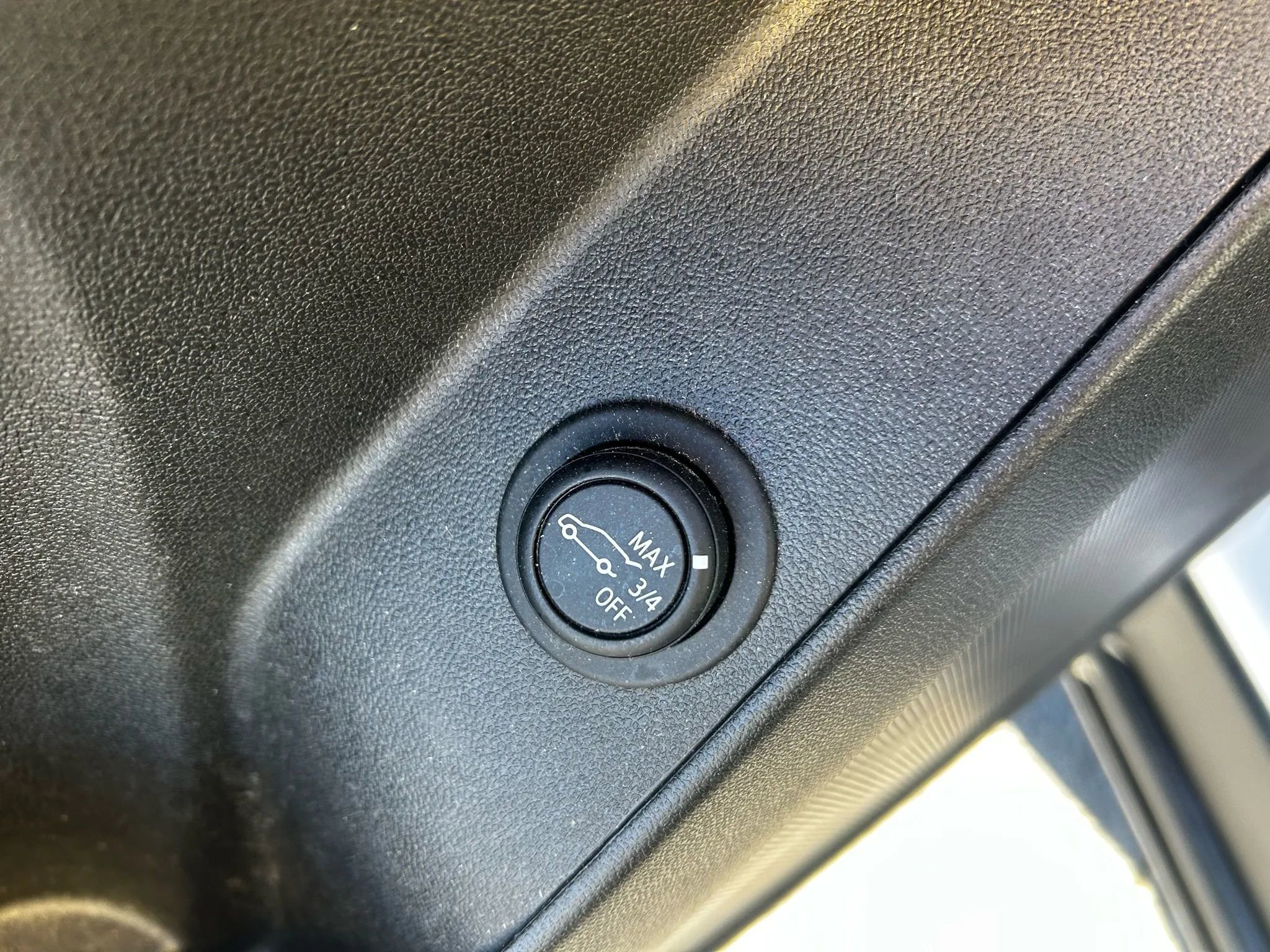 Used 2022 Chevrolet Equinox LT w/ Driver Convenience Package image 22