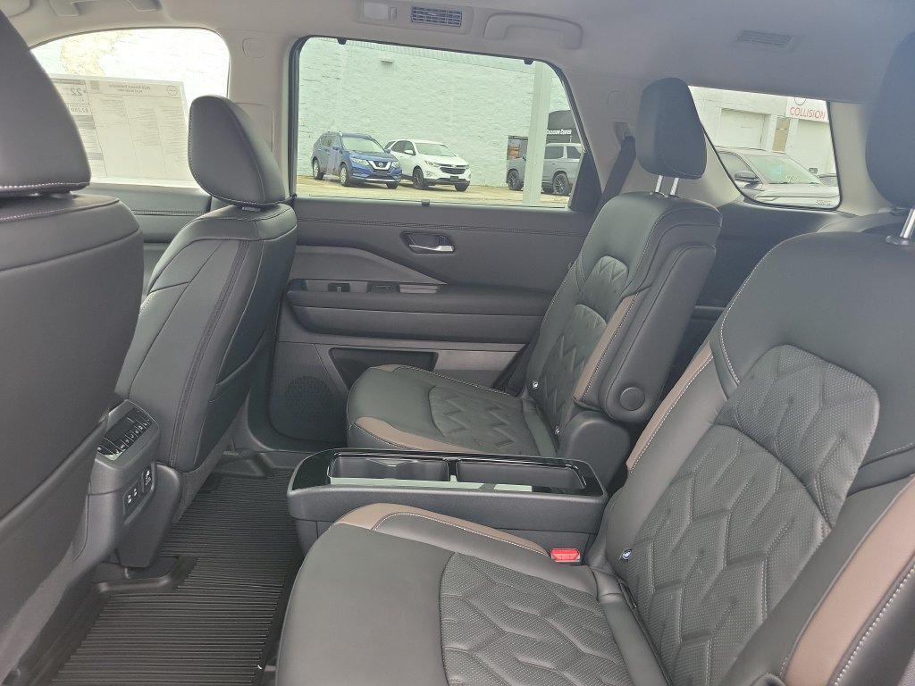 New 2026 Nissan Pathfinder Platinum AWD/4WD image 15