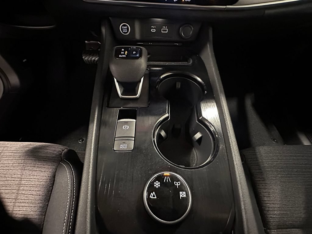Used 2022 Nissan Rogue SV AWD/4WD image 34