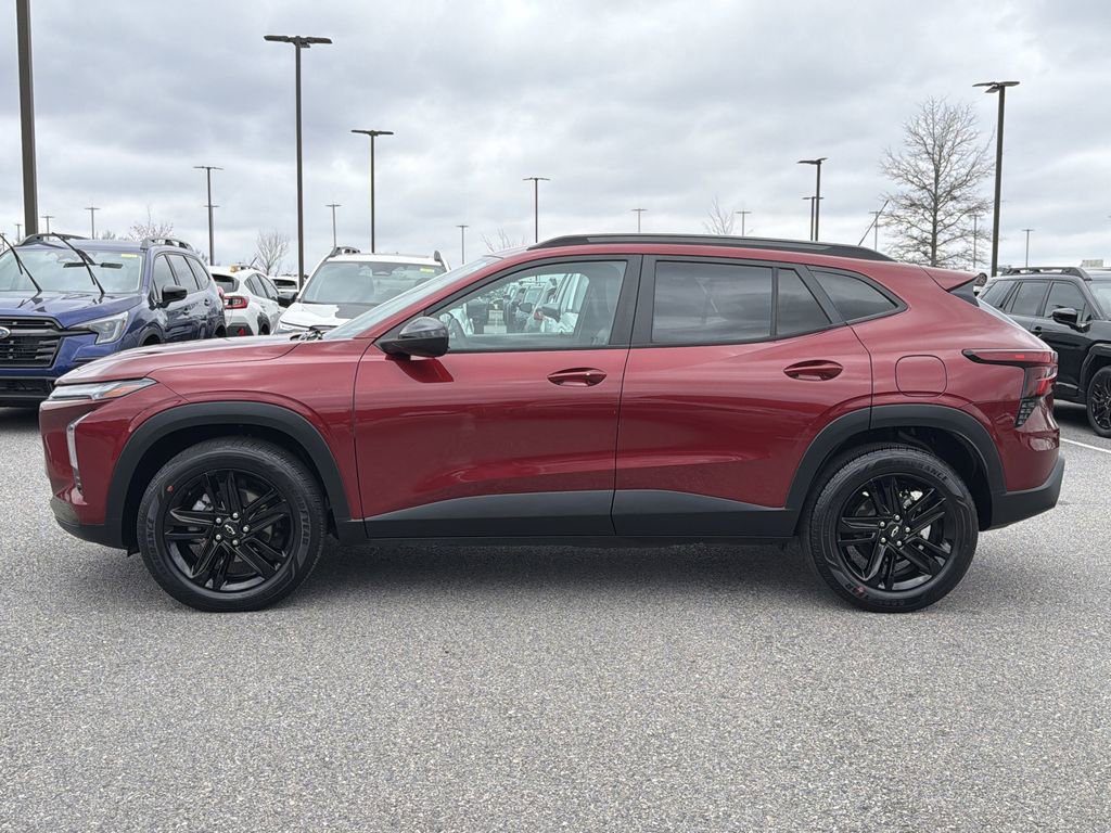 Used 2024 Chevrolet Trax ACTIV w/ Driver Confidence Package image 2