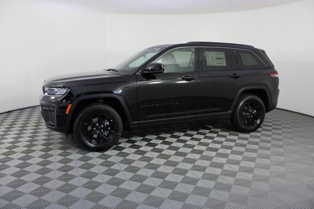 New 2026 Jeep Grand Cherokee Laredo image 2