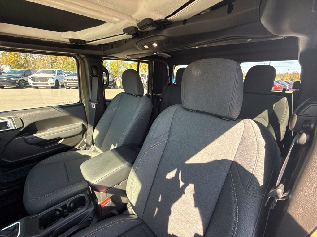 New 2026 Jeep Gladiator Sport w/ Dual Top Group AWD/4WD image 16