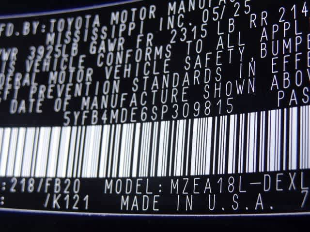 Used 2025 Toyota Corolla LE FWD image 34