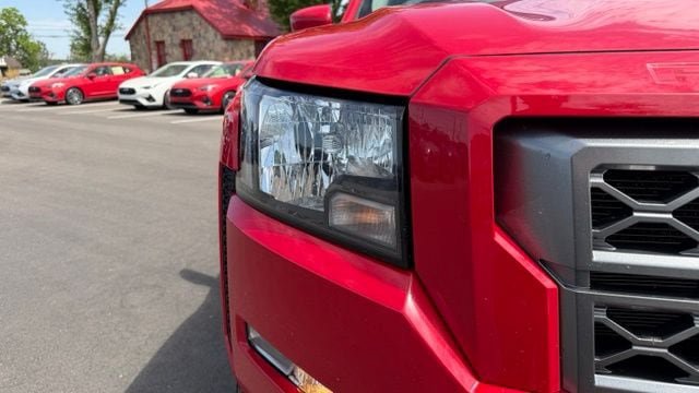 Used 2022 Nissan Frontier SV AWD/4WD image 10
