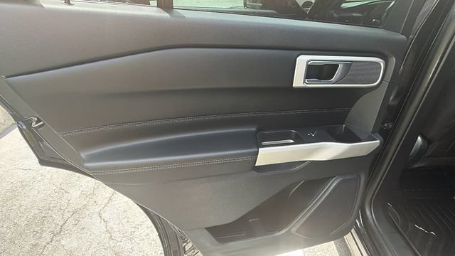 Used 2021 Ford Explorer XLT AWD/4WD image 12