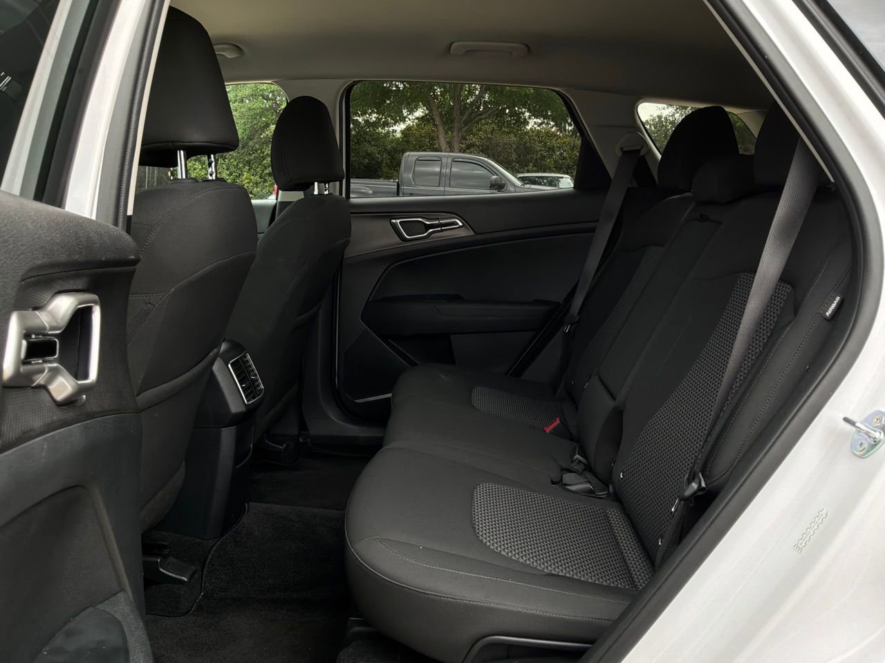 Used 2025 Kia Sportage LX FWD image 11