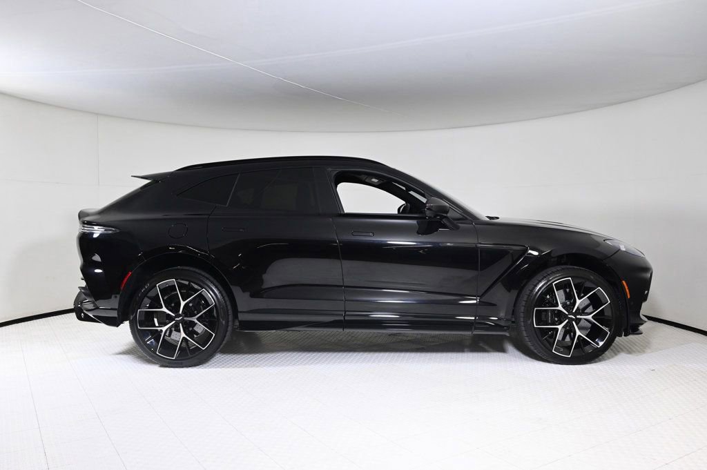 Used 2023 Aston Martin DBX 707 image 18