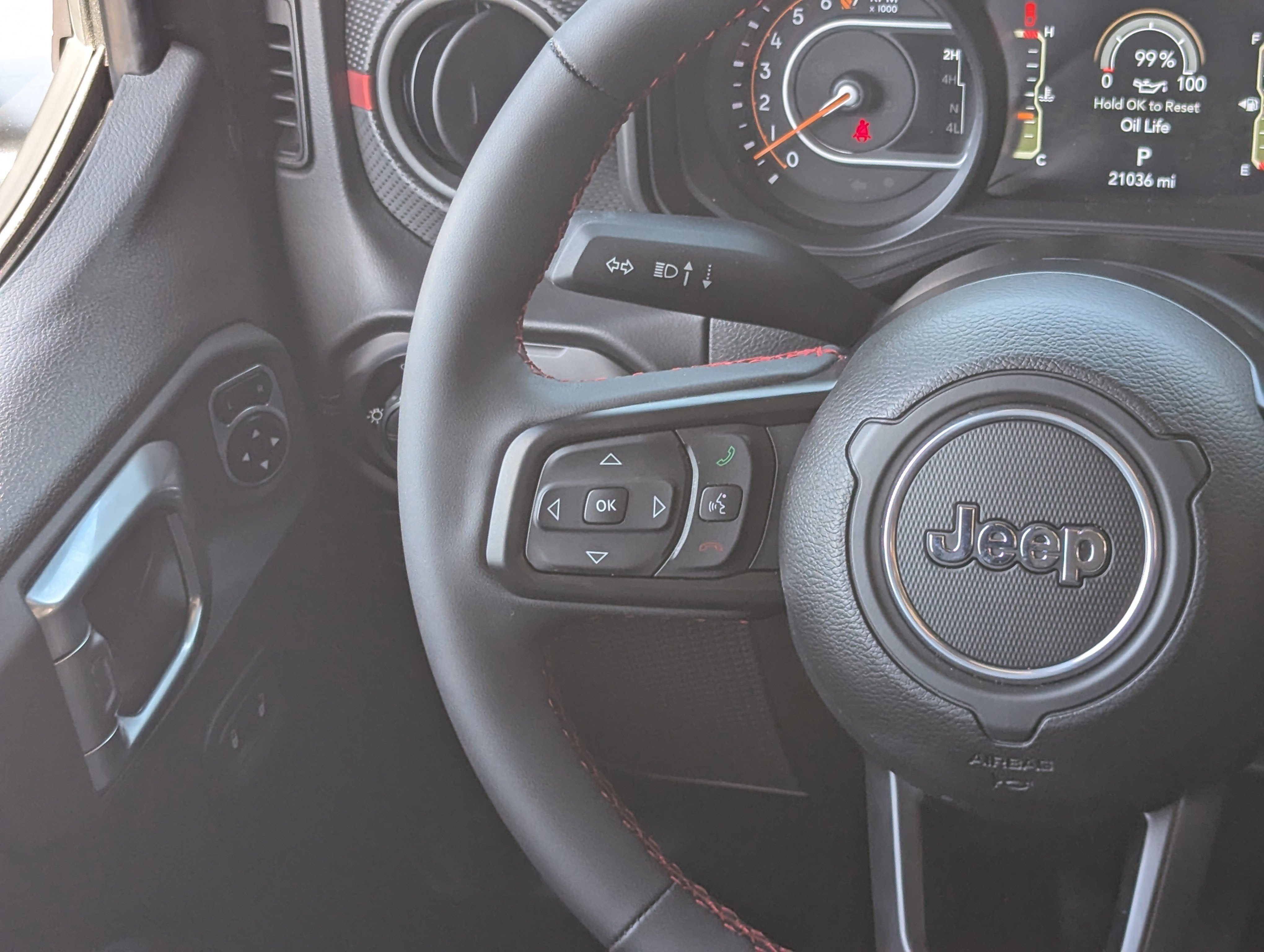 Used 2024 Jeep Gladiator Rubicon w/ Convenience Group image 18