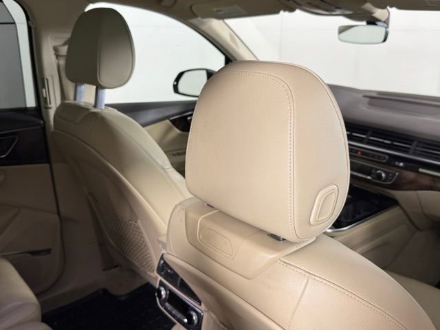Used 2018 Audi Q7 3.0T Prestige w/ Prestige Package AWD/4WD image 30