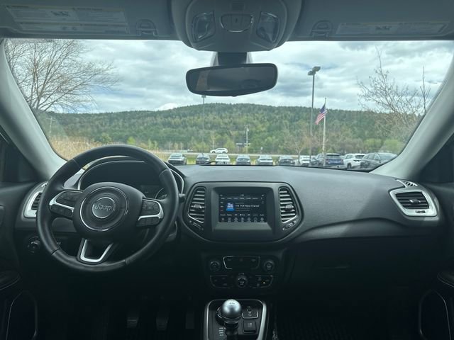 Used 2019 Jeep Compass Latitude w/ Cold Weather Group AWD/4WD image 12