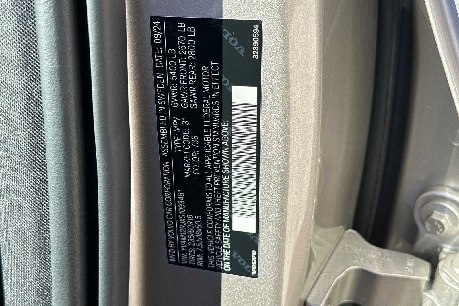 Certified 2025 Volvo XC60 B5 Core image 36