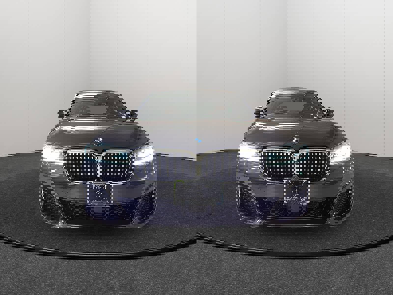 Used 2021 BMW 530i xDrive w/ M Sport Package AWD/4WD image 2