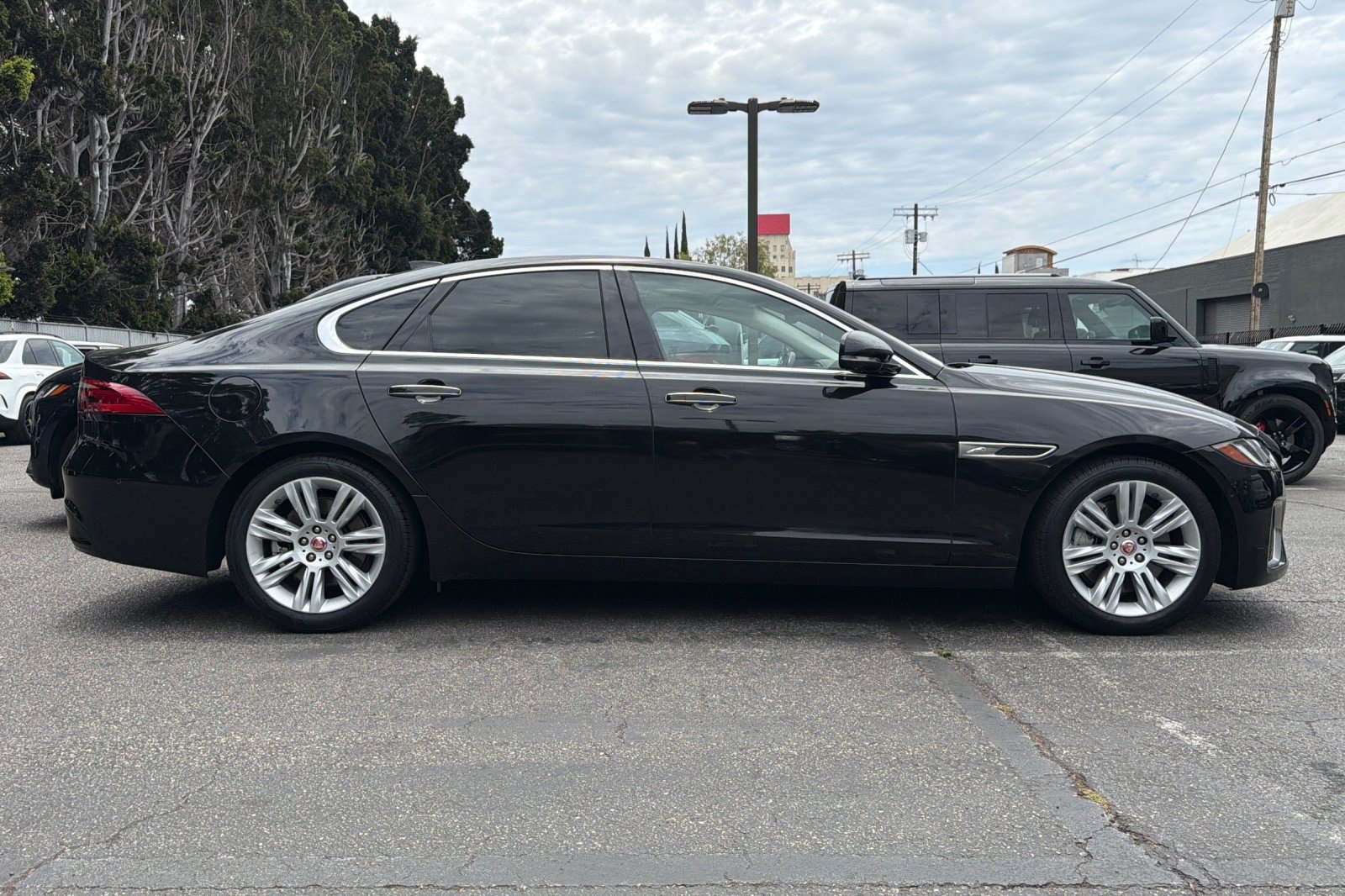 Used 2021 Jaguar XF S RWD image 8