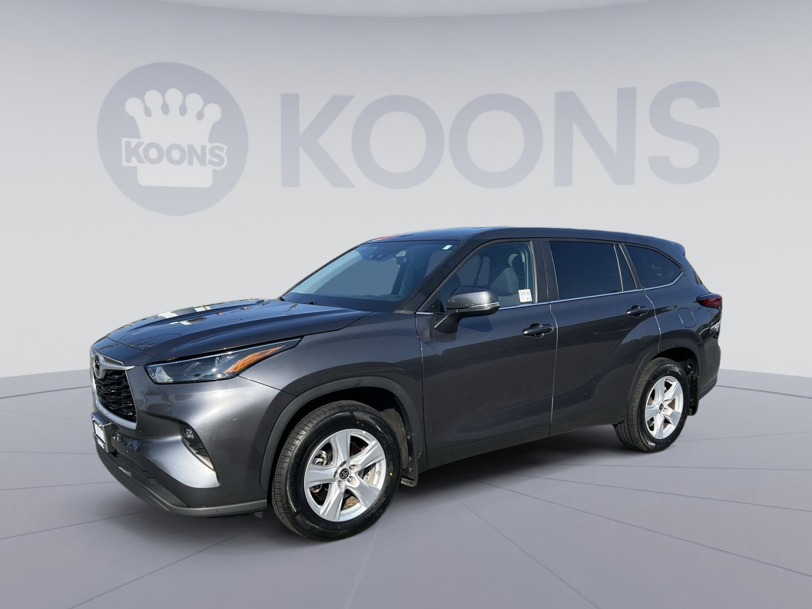 Used 2023 Toyota Highlander LE