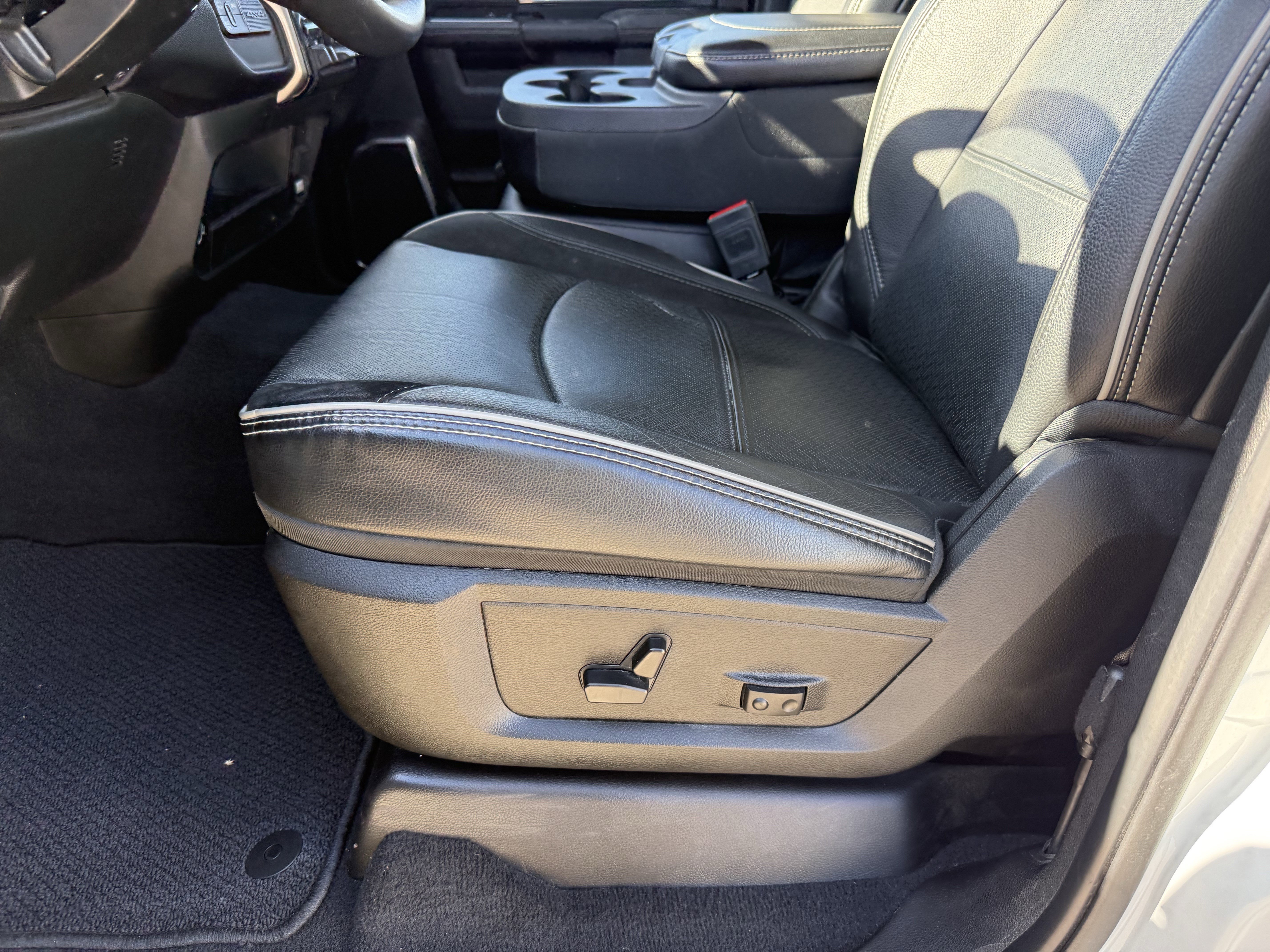 Used 2024 RAM 2500 Laramie image 28