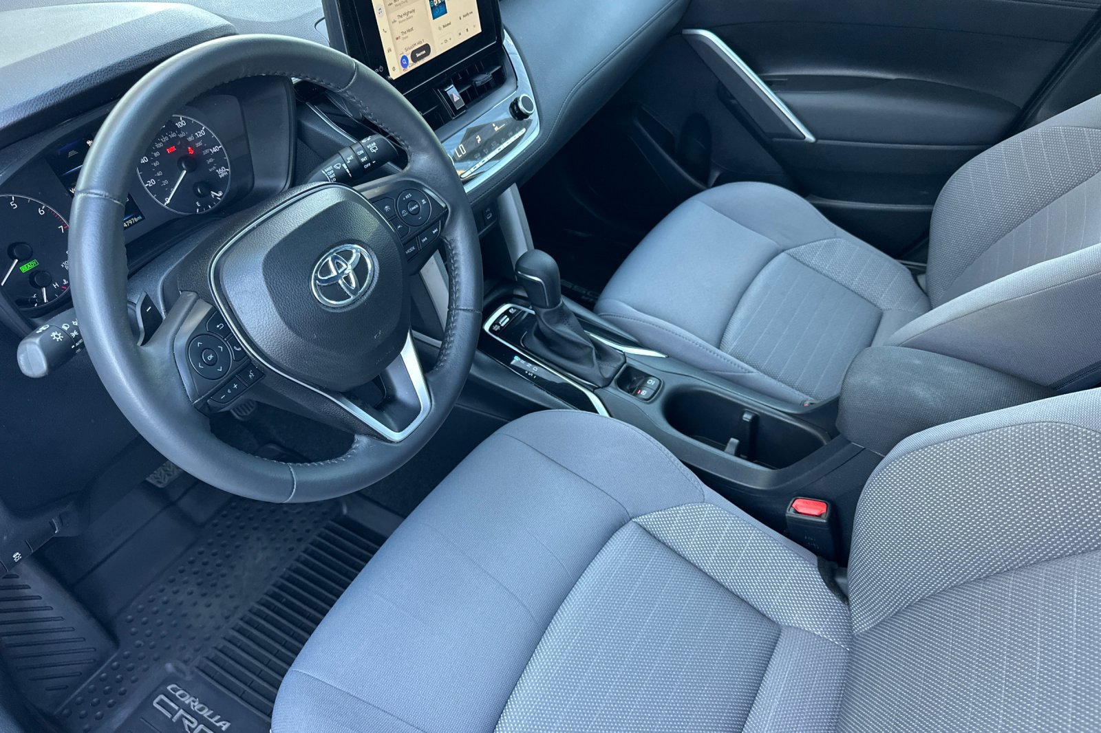 Used 2024 Toyota Corolla Cross AWD Hybrid image 9