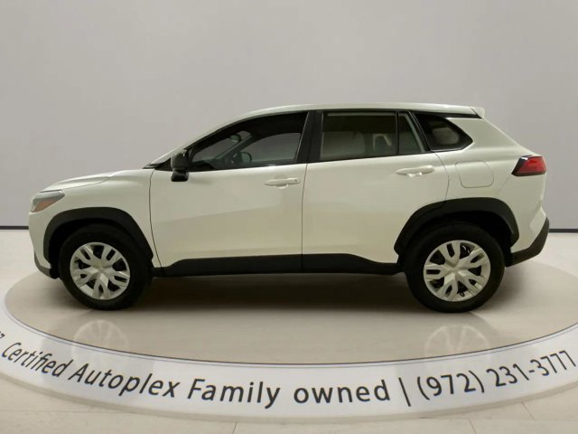 Used 2024 Toyota Corolla Cross L FWD image 2