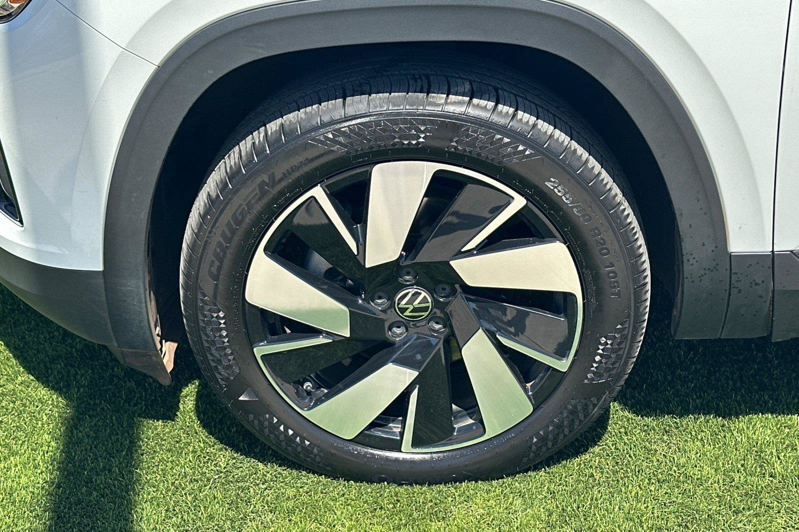 Certified 2024 Volkswagen Atlas Cross Sport SE AWD/4WD image 24